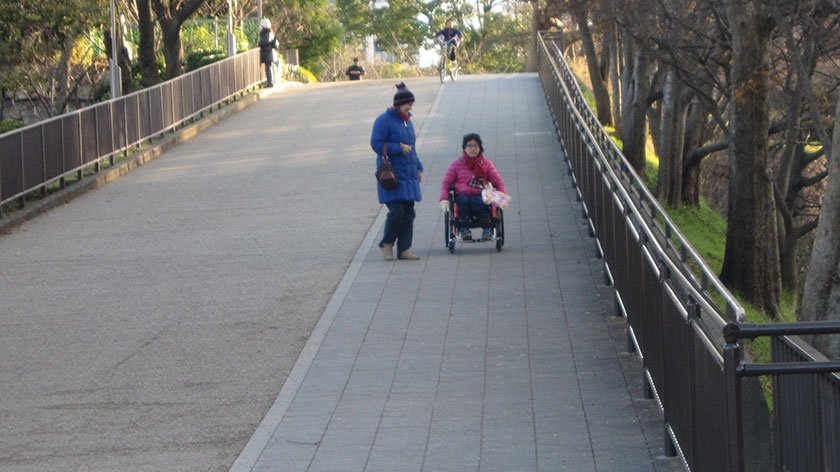 Suzanne Kamata and daughter