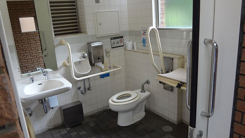 Shinjuku Gyoen Toilet
