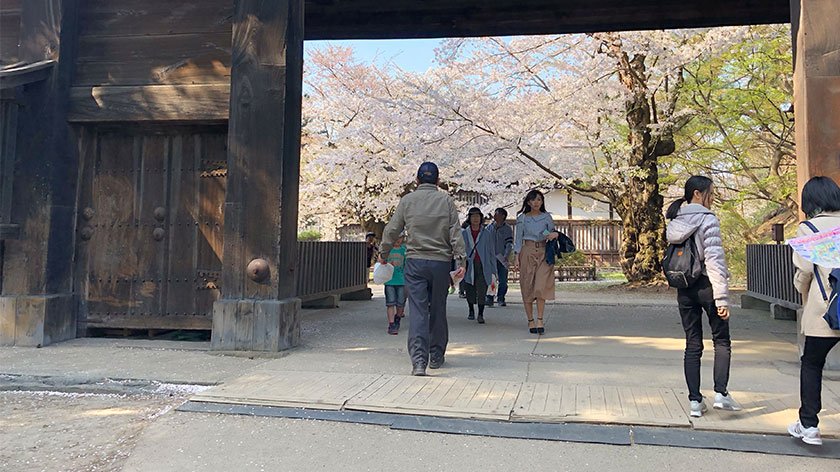 Hirosaki Castle gate and path