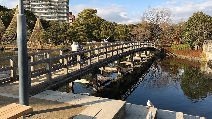 Shirotori Garden wheelchair accessible bridge