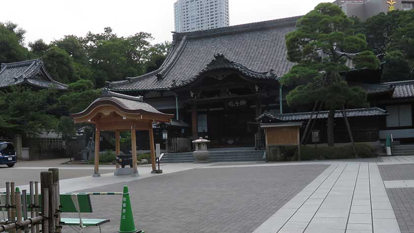 Main hall of Sengakuji Temple